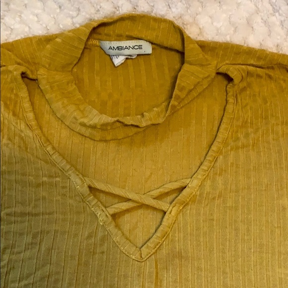 Yellow top - Picture 2 of 3